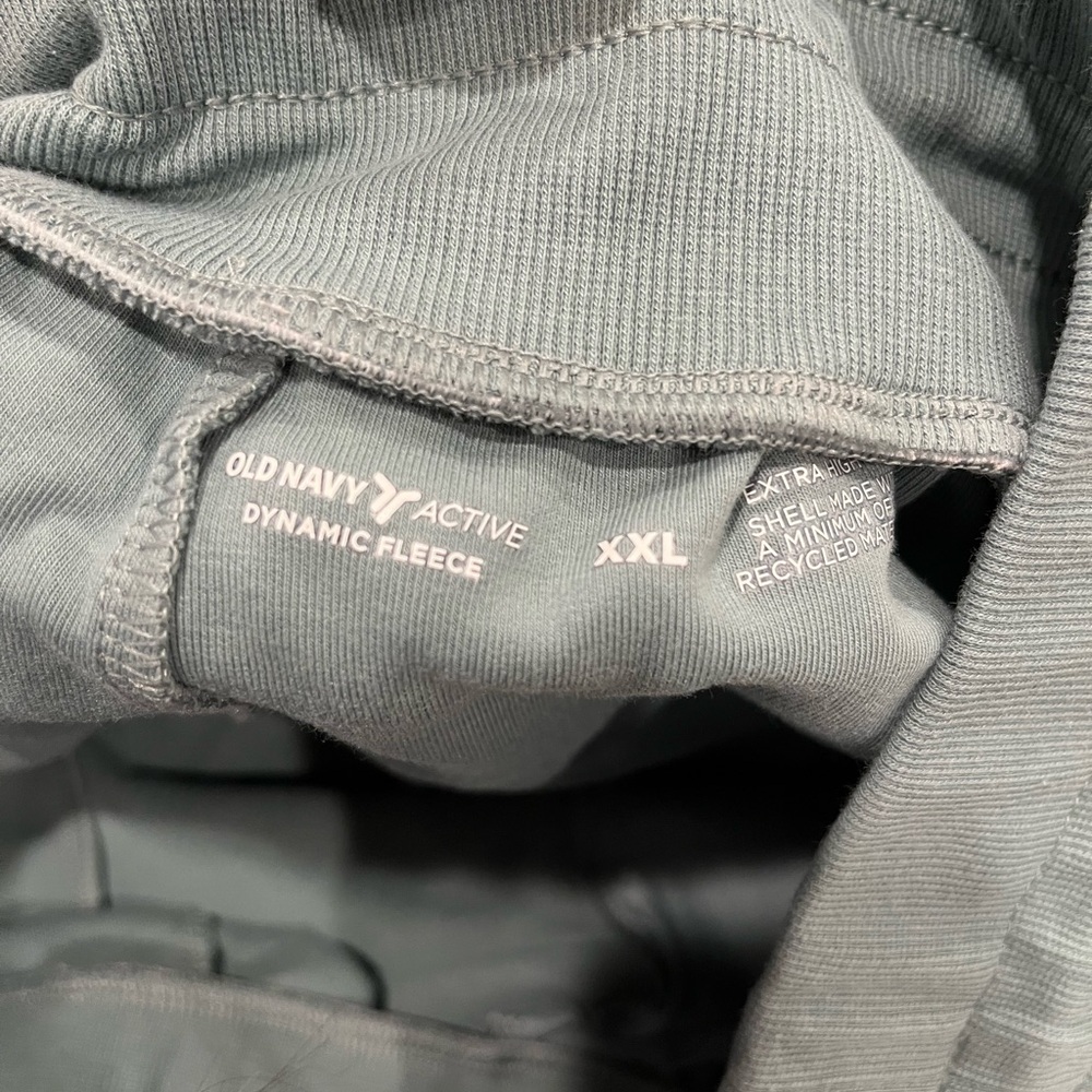old navy sweat shorts - Picture 2 of 2